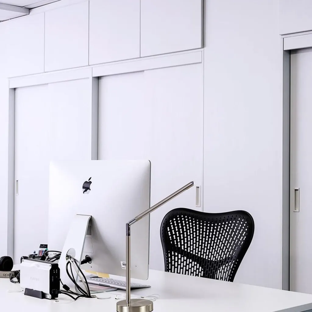 Straluma Burolamp Ugello nikkel met pushdimmer> Tafellampen|Bureaulampen