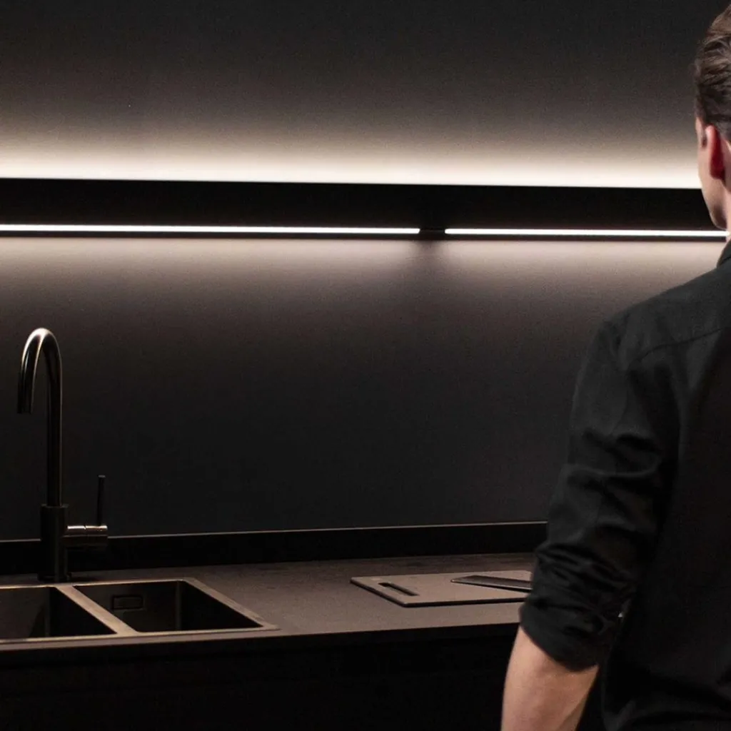 Straluma Design LED wandlamp zwart met Gesture Control 180 cm> Wandlampen|LED Wandlampen