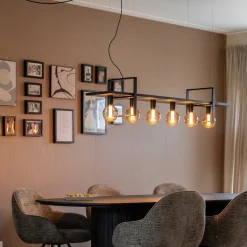 Straluma Grote hanglamp zwart frame met houten planken></noscript> Eettafellampen|Eetkamerverlichting