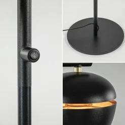 Straluma Mat zwarte 2-lichts vloerlamp met gouden accenten></noscript> Woonkamerlampen|Slaapkamerlampen