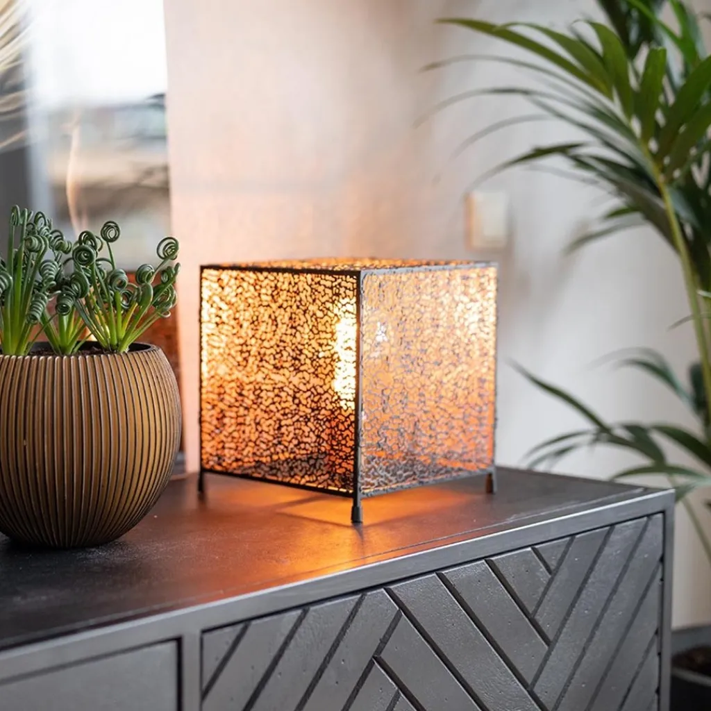 Straluma Mat zwarte tafellamp met goud vierkant> Tafellampen|Scandinavische Verlichting