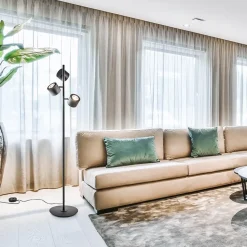 Straluma Moderne vloerlamp zwart met verstelbare LED spots></noscript> Vloerlampen|Woonkamerlampen