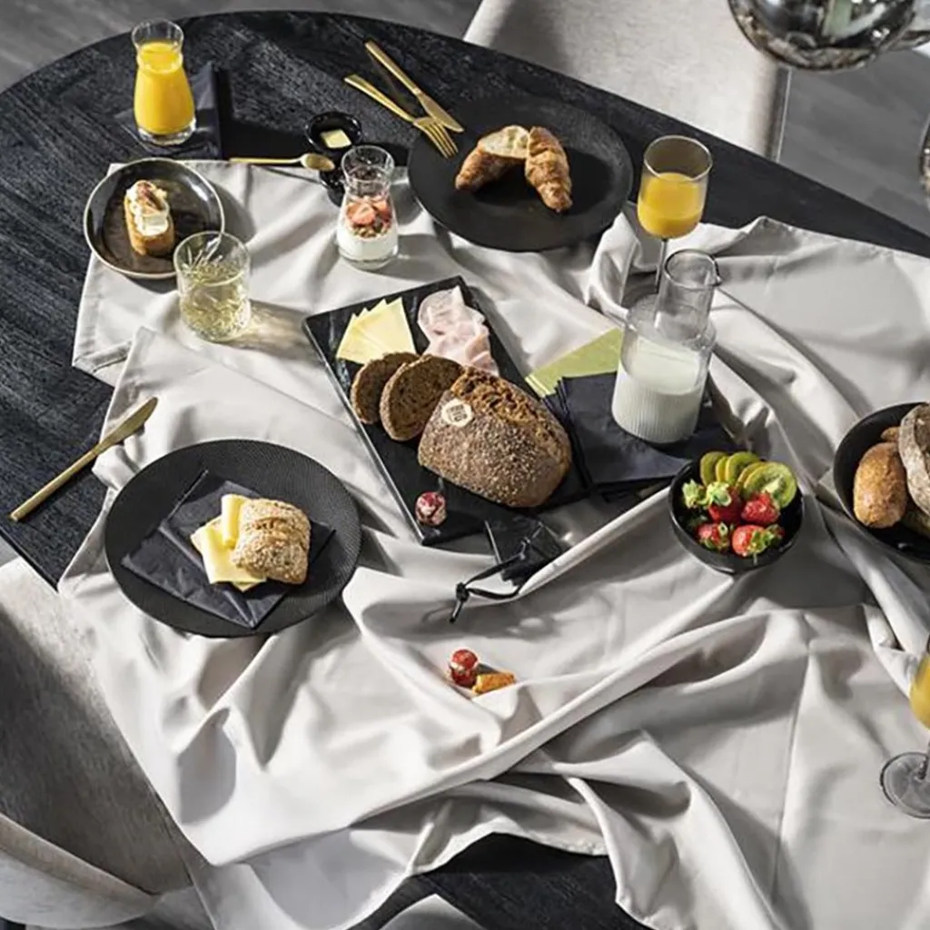 Straluma Ovale eettafel Aron 300x110 cm zwart mangohout> Eettafels