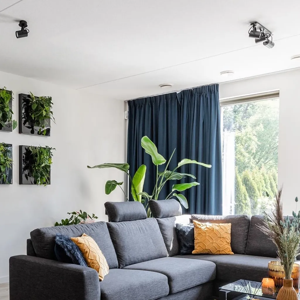 Straluma Plafondspot 3L op balk zwart> Opbouwspots|Tienerkamerlampen