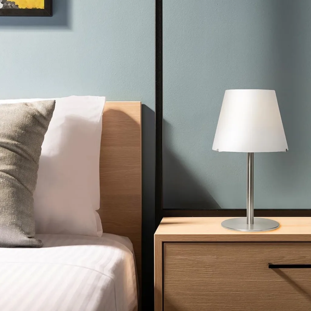 Straluma Tafellamp Calabro rvs met wit glas> Nachtkastlampen|Woonkamerlampen