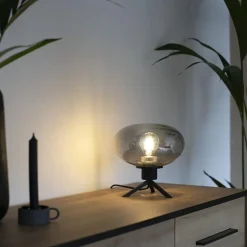Straluma Tafellamp driepoot ufo smoke glas></noscript> Tafellampen|Driepoot lampen