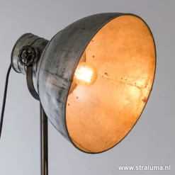 Straluma Vloerlamp Junko driepoot zwart/zink> Driepoot lampen|Light and Living