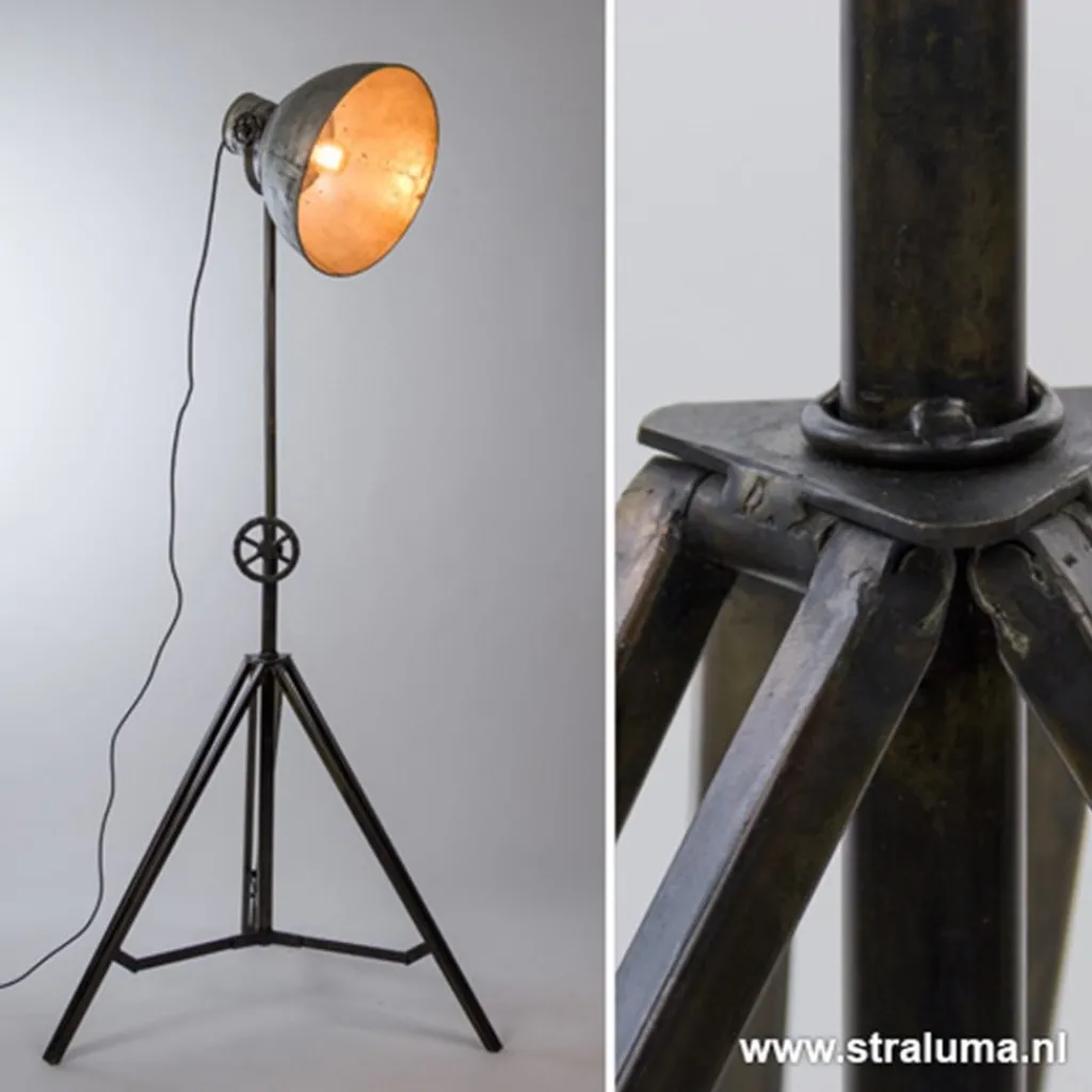 Straluma Vloerlamp Junko driepoot zwart/zink> Driepoot lampen|Light and Living