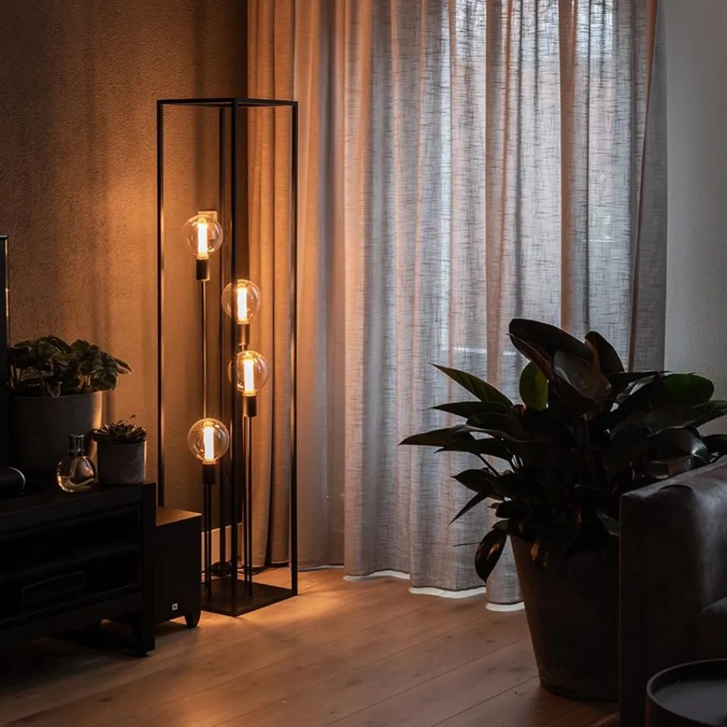 Straluma Vloerlamp open frame zwart 4-lichts> Woonkamerlampen|Slaapkamerlampen