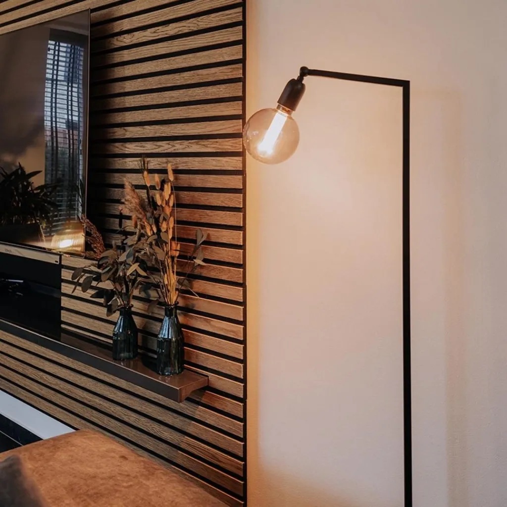 Straluma Vloerlamp Tube zwart basic met verstelbare pendel> Vloerlampen|Design Verlichting
